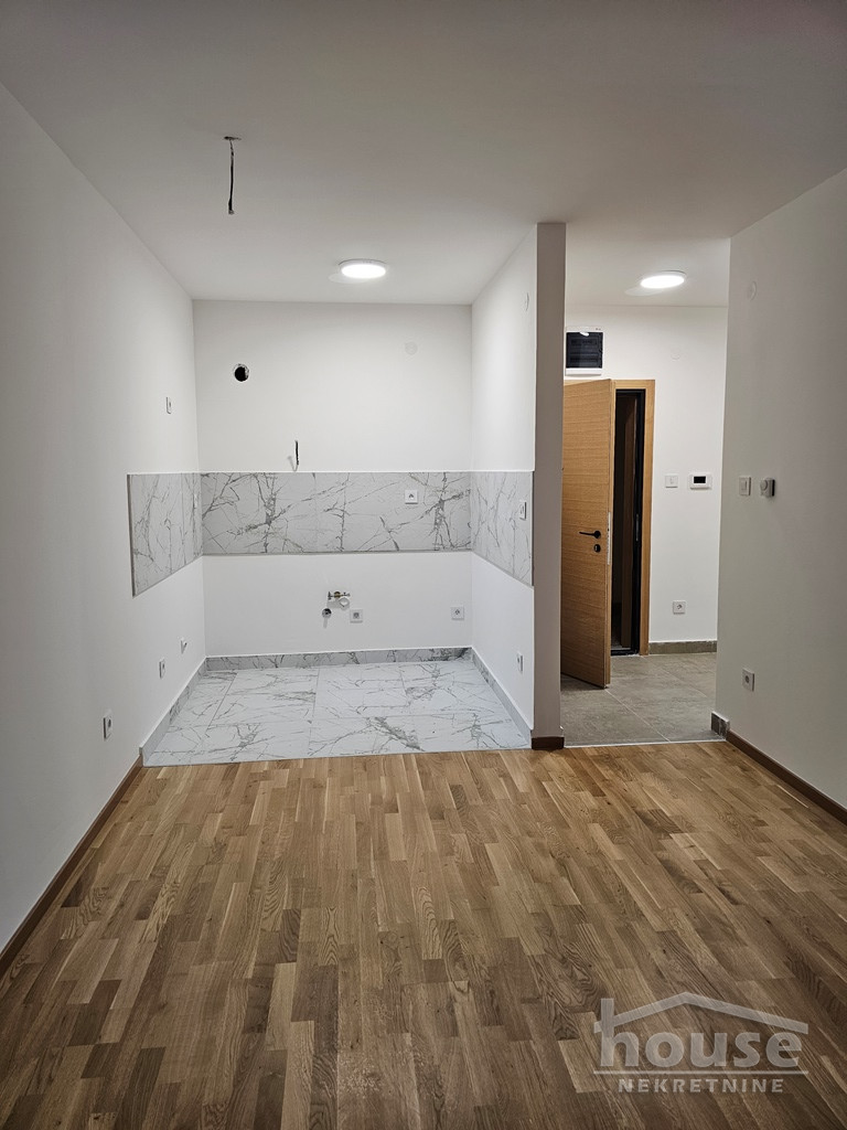 AVIJACIJA, NOVI SAD, 1063944