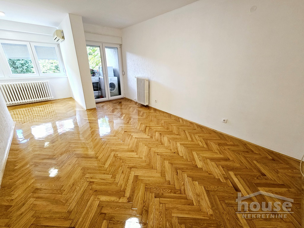 BULEVAR, NOVI SAD, 1064075
