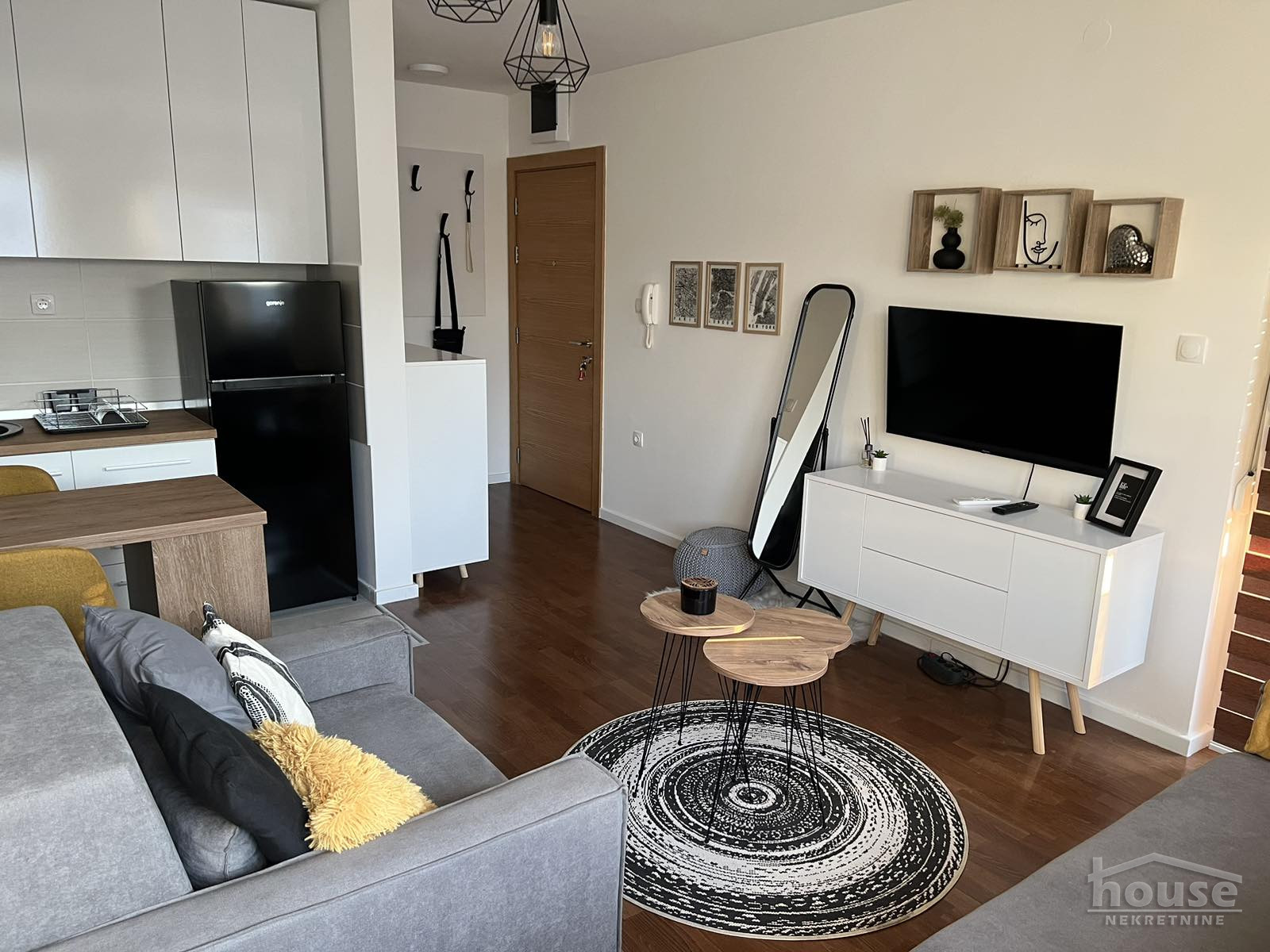 ADICE, NOVI SAD, 1064103