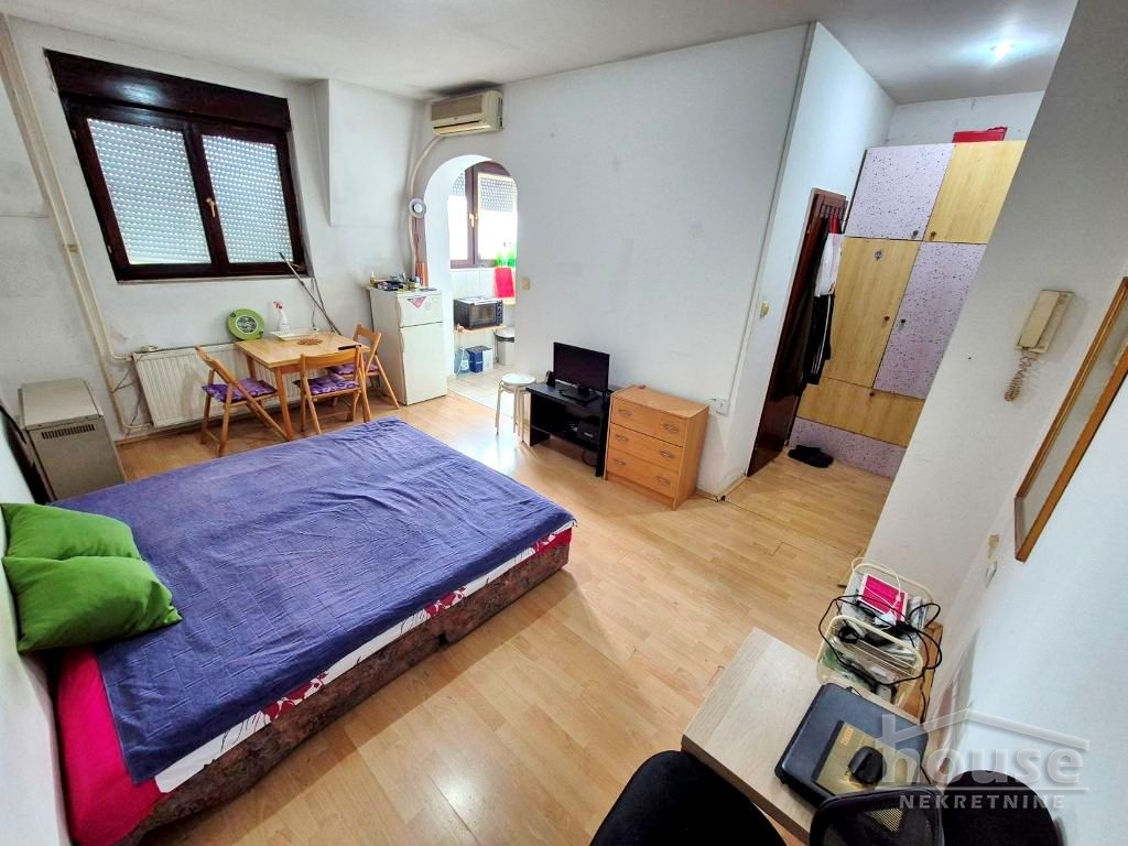 BULEVAR, NOVI SAD, 1065903